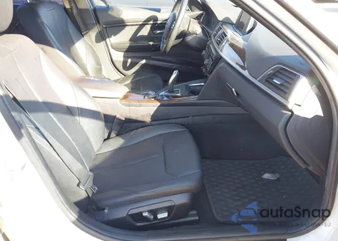 2016 BMW 320I xDrive z USA, uszkodzony, nr VIN WBA8E5G52GNT40134